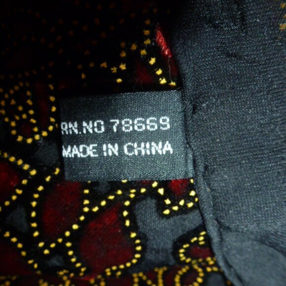 Elegant 100% Silk Burnout Velvet Scarf – Red Roses, Tassels, Perfect Gift - Picture 10 of 12